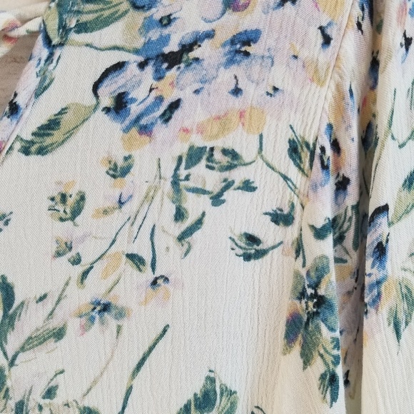 Torrid floral lace up back flowy tunic - Picture 6 of 7